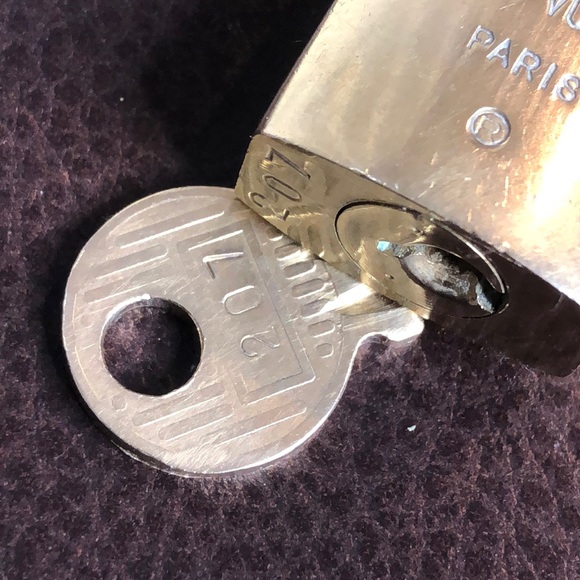 Vintage LV Louis Vuitton Padlock Lock & Key 207 - Picture 6 of 13
